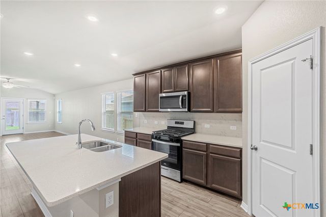 516 Loriner Way, Liberty Hill, TX 78642