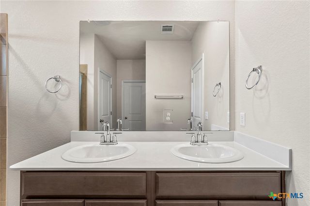 516 Loriner Way, Liberty Hill, TX 78642