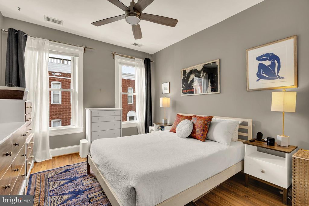 Image 18 of property listing at 122 E OSTEND ST, Baltimore, MD 21230