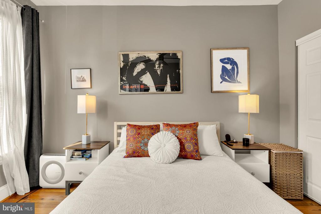 Image 19 of property listing at 122 E OSTEND ST, Baltimore, MD 21230