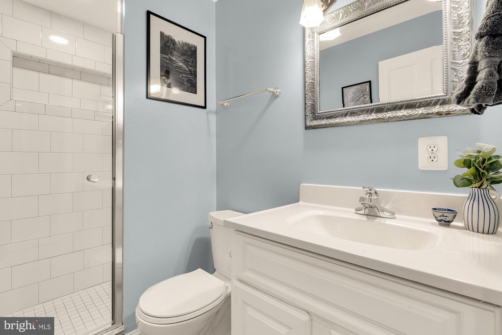 Image 20 of property listing at 122 E OSTEND ST, Baltimore, MD 21230