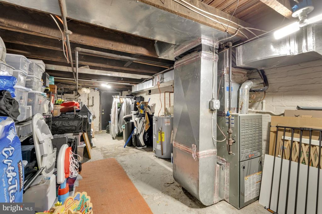 Image 26 of property listing at 122 E OSTEND ST, Baltimore, MD 21230