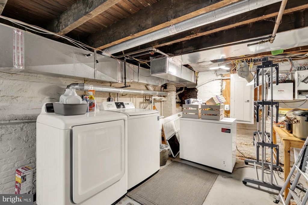 Image 27 of property listing at 122 E OSTEND ST, Baltimore, MD 21230