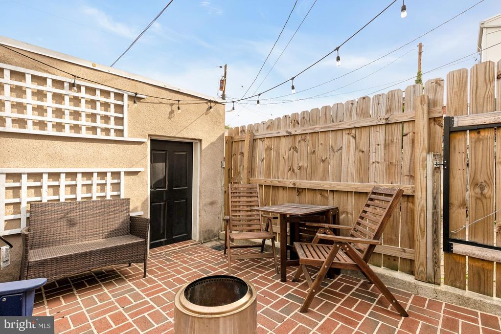 Image 28 of property listing at 122 E OSTEND ST, Baltimore, MD 21230