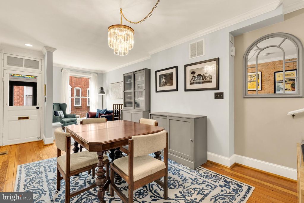 Image 4 of property listing at 122 E OSTEND ST, Baltimore, MD 21230