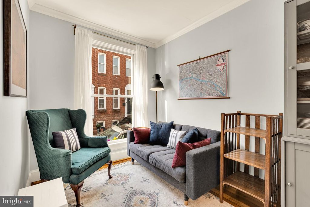 Image 5 of property listing at 122 E OSTEND ST, Baltimore, MD 21230