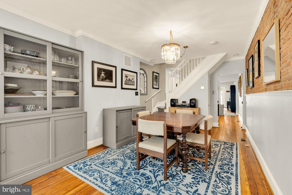 Image 6 of property listing at 122 E OSTEND ST, Baltimore, MD 21230