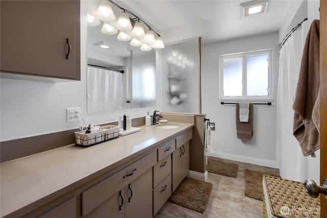 611 13th St SW, Puyallup, WA 98371