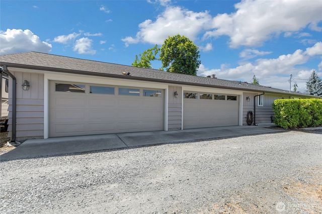 611 13th St SW, Puyallup, WA 98371