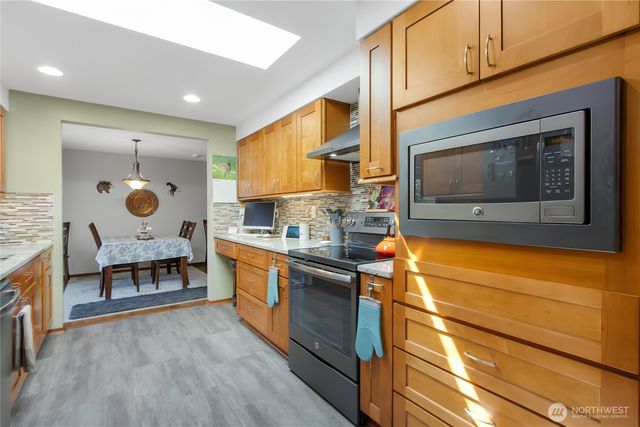 611 13th St SW, Puyallup, WA 98371
