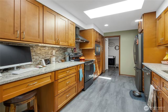 611 13th St SW, Puyallup, WA 98371