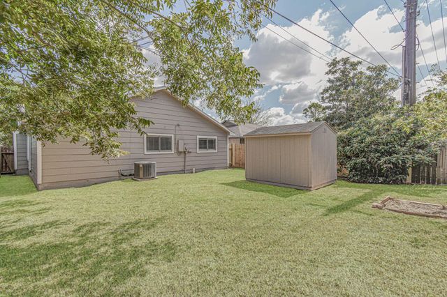 13126 Townwood Drive, Houston, TX 77045