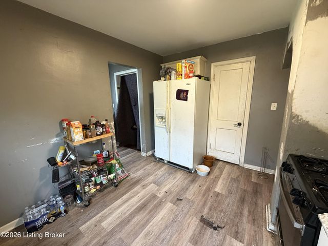 3767 Parthenia Ave, Louisville, KY 40215