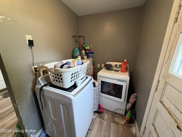 3767 Parthenia Ave, Louisville, KY 40215