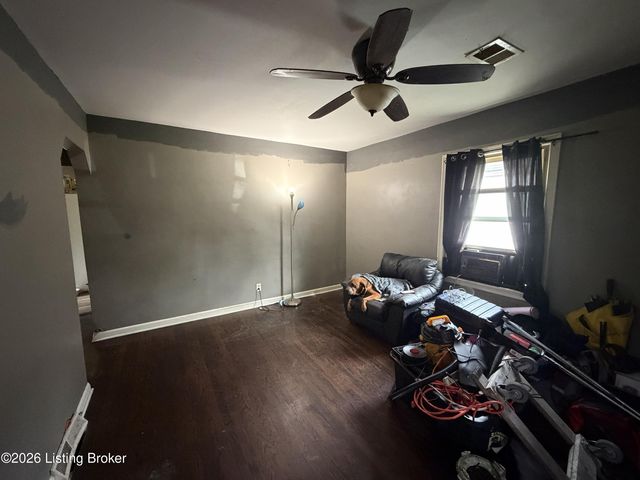 3767 Parthenia Ave, Louisville, KY 40215