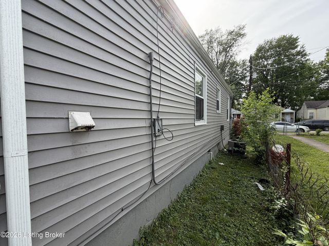 3767 Parthenia Ave, Louisville, KY 40215