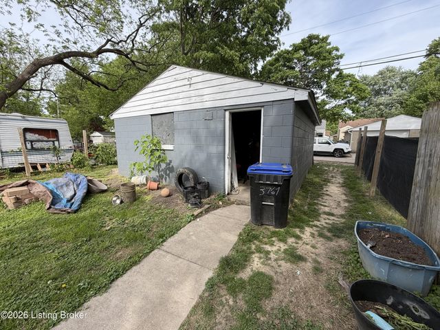 3767 Parthenia Ave, Louisville, KY 40215