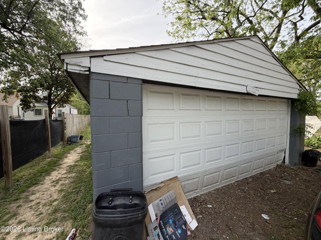 3767 Parthenia Ave, Louisville, KY 40215