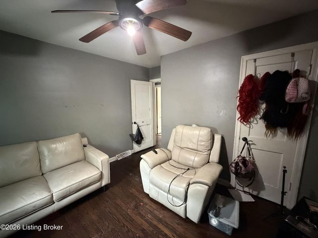 3767 Parthenia Ave, Louisville, KY 40215