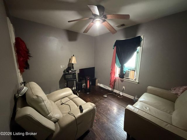 3767 Parthenia Ave, Louisville, KY 40215