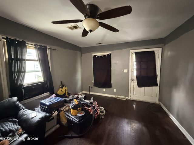 3767 Parthenia Ave, Louisville, KY 40215