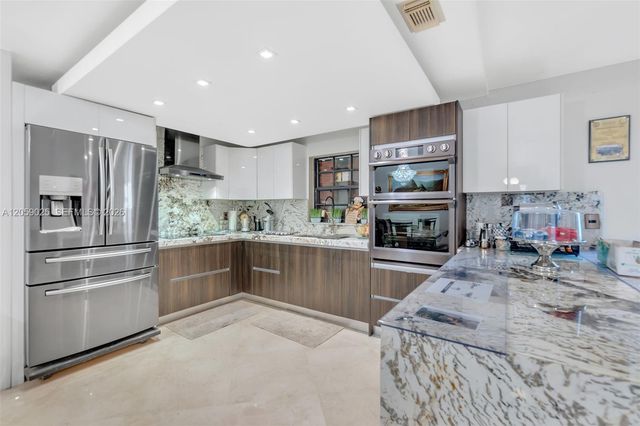 9981 NW 129th Ter, Hialeah Gardens, FL 33018
