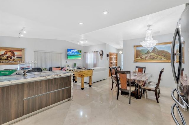 9981 NW 129th Ter, Hialeah Gardens, FL 33018