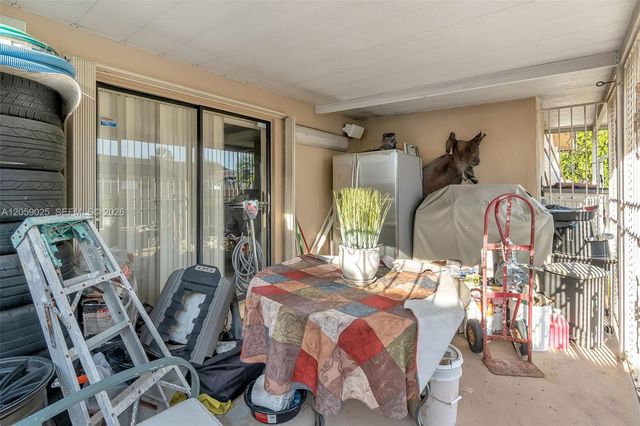 9981 NW 129th Ter, Hialeah Gardens, FL 33018
