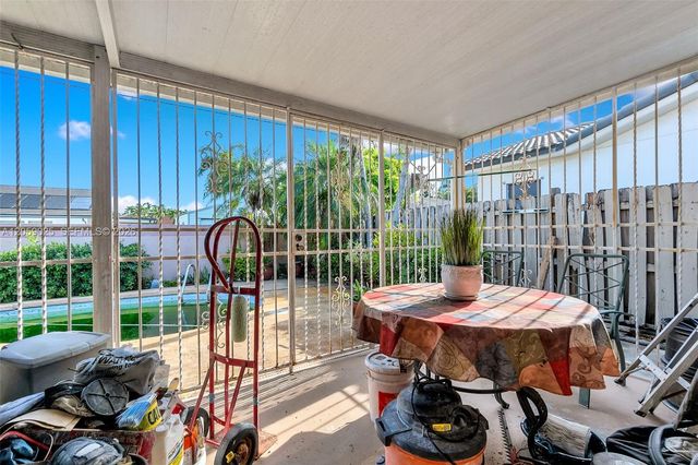 9981 NW 129th Ter, Hialeah Gardens, FL 33018