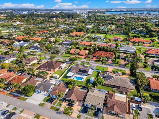 9981 NW 129th Ter, Hialeah Gardens, FL 33018
