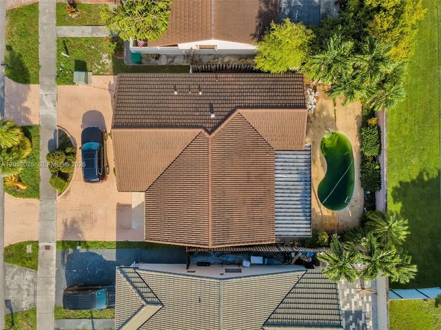 9981 NW 129th Ter, Hialeah Gardens, FL 33018