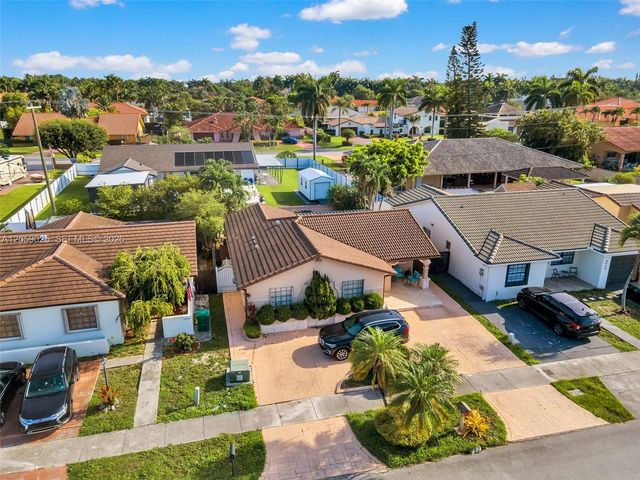 9981 NW 129th Ter, Hialeah Gardens, FL 33018
