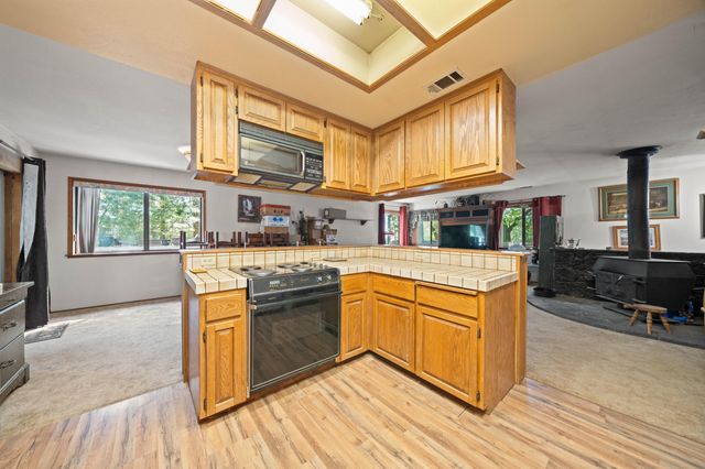 15912 Valhalla Drive, Oak Run, CA 96069