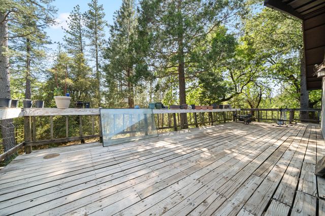 15912 Valhalla Drive, Oak Run, CA 96069