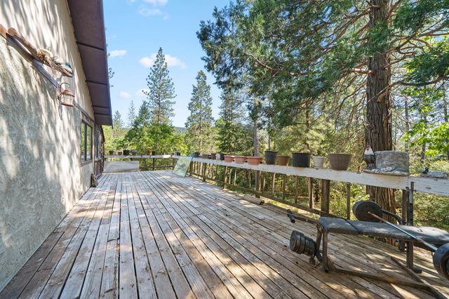 15912 Valhalla Drive, Oak Run, CA 96069