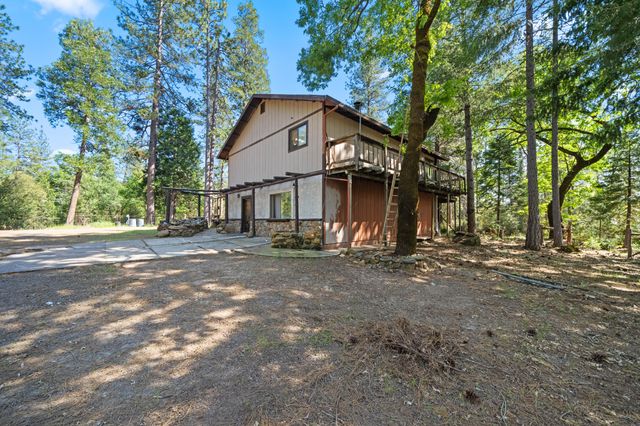 15912 Valhalla Drive, Oak Run, CA 96069