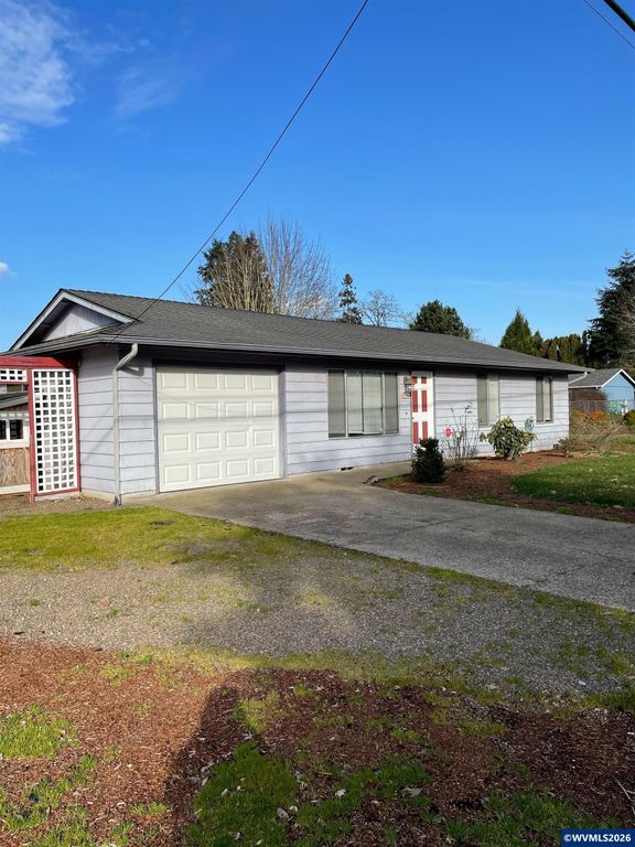 323 Manbrin Dr N, Keizer, OR 97303