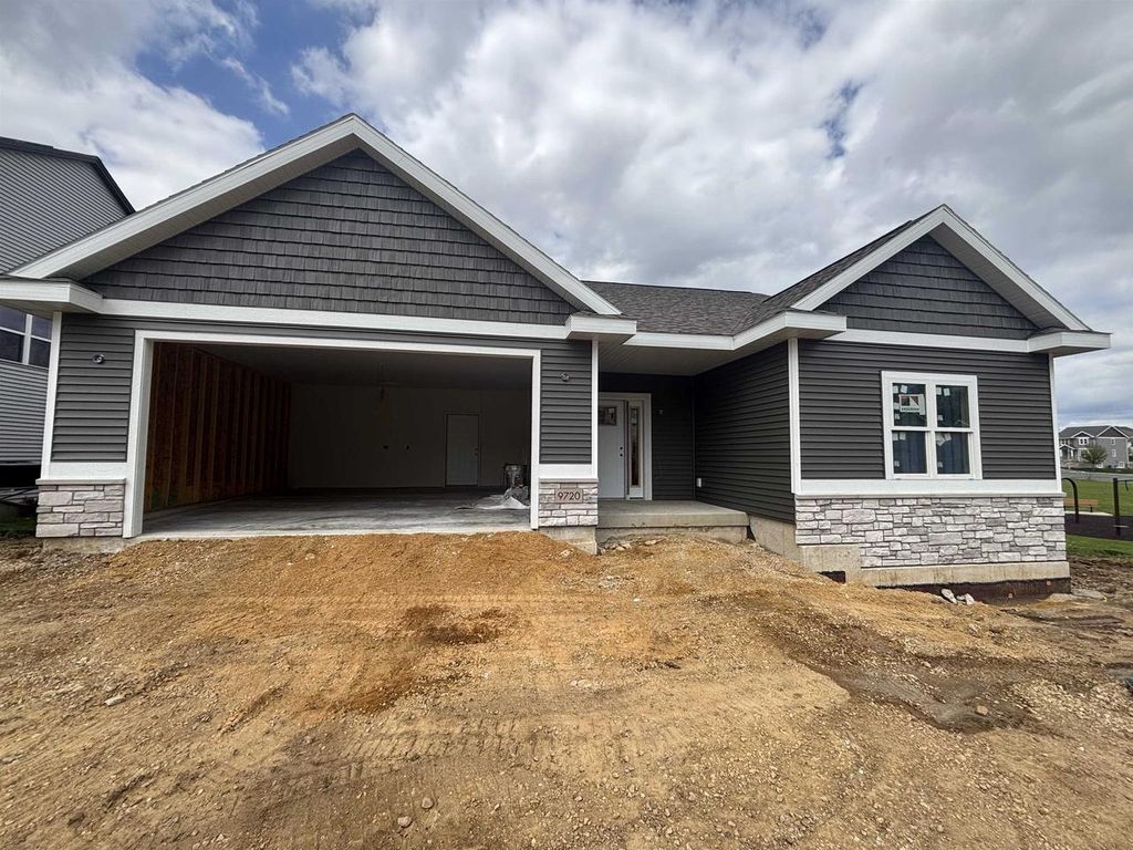 9720 Grey Kestrel Drive, Verona, WI 53593