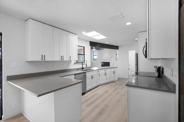 960 Player Loop SE, Rio Rancho, NM 87124