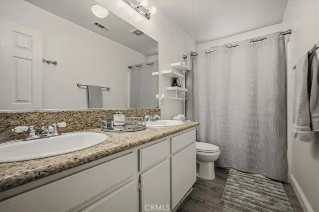 204 E Manchester Lane, San Bernardino, CA 92408