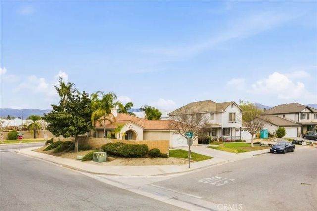 204 E Manchester Lane, San Bernardino, CA 92408