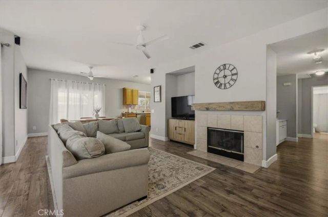 204 E Manchester Lane, San Bernardino, CA 92408