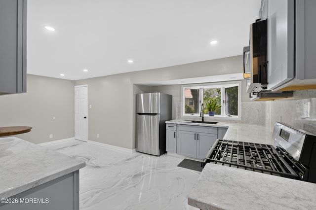 701 W Park Avenue, Lindenwold, NJ 08021