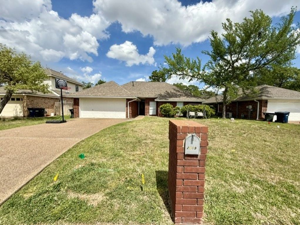 2809 Rayado Court N, College Station, TX 77845