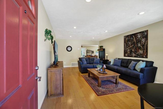 13351 Silver Lake Dr., Poway, CA 92064