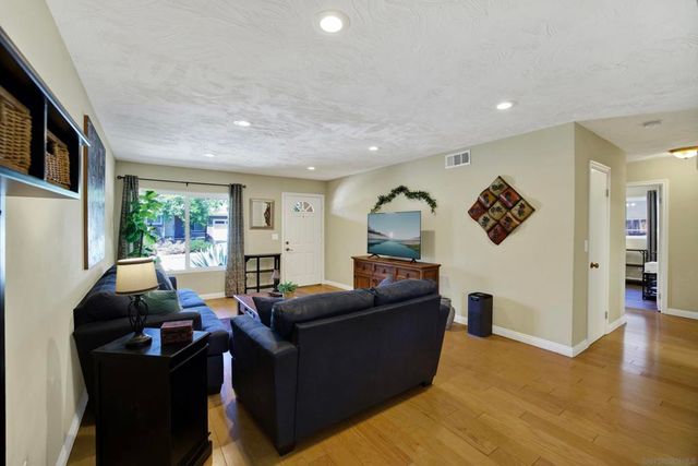 13351 Silver Lake Dr., Poway, CA 92064