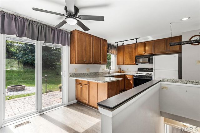 10826 Canter Way Drive, St Louis, MO 63114