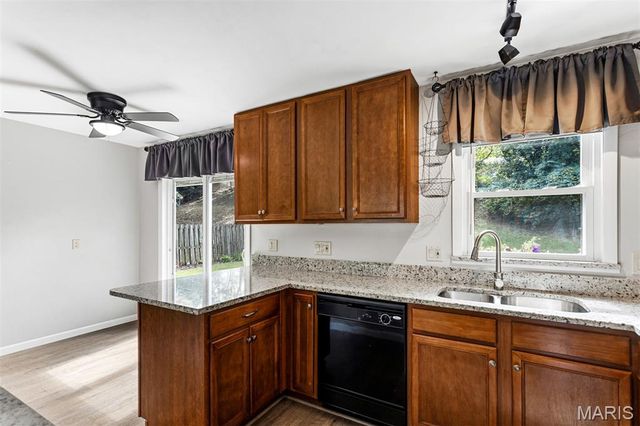 10826 Canter Way Drive, St Louis, MO 63114