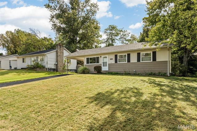 10826 Canter Way Drive, St Louis, MO 63114