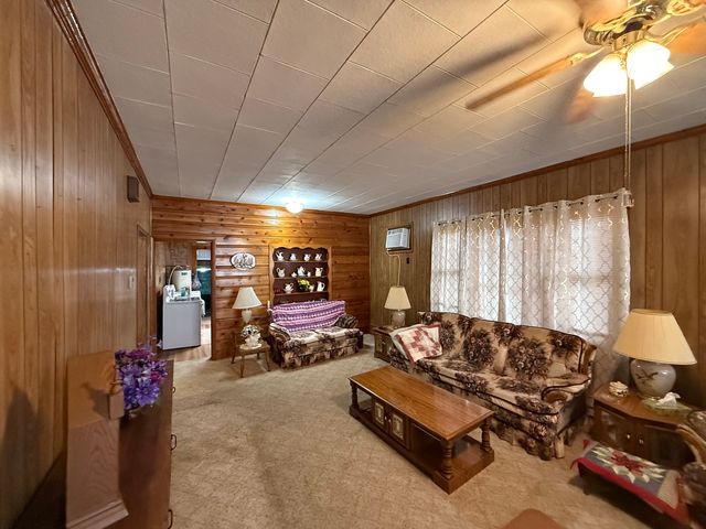 1421 W Maple Street, Herrin, IL 62948